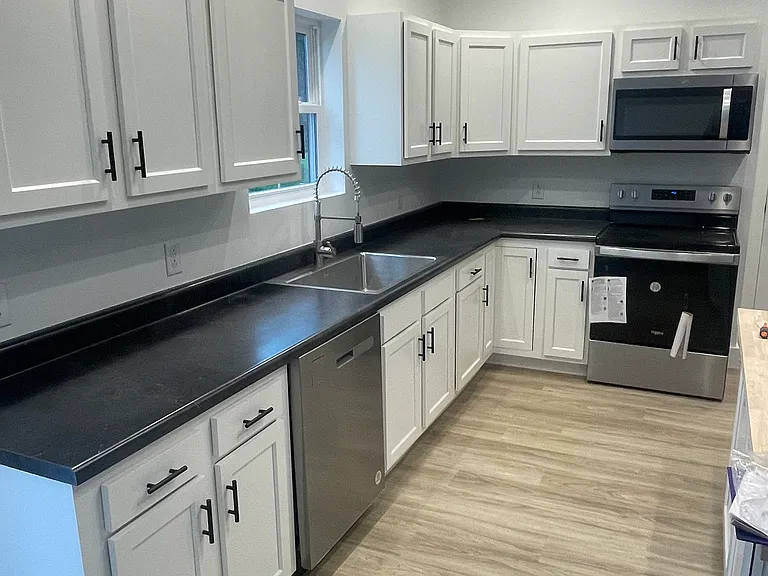 6510 Maccorkle Ave SE — Photo 1