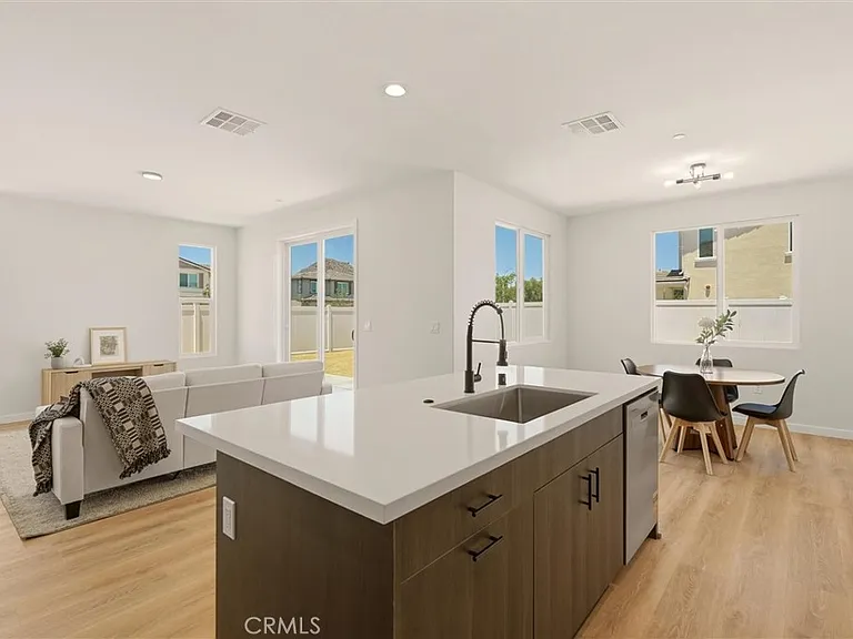 5855 Persepolis Ct — Photo 12