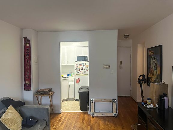 3rd image of 307 E 89th St APT 5E