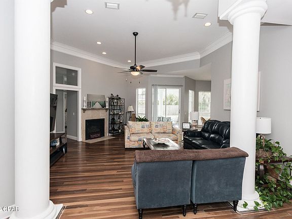 5th image of 8207 Grand Palm Blvd