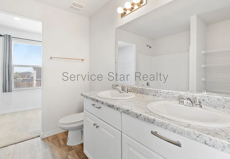 214 W Watson Ct — Photo 25