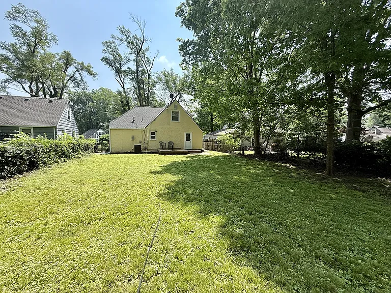 7724 Walnut St — Photo 15