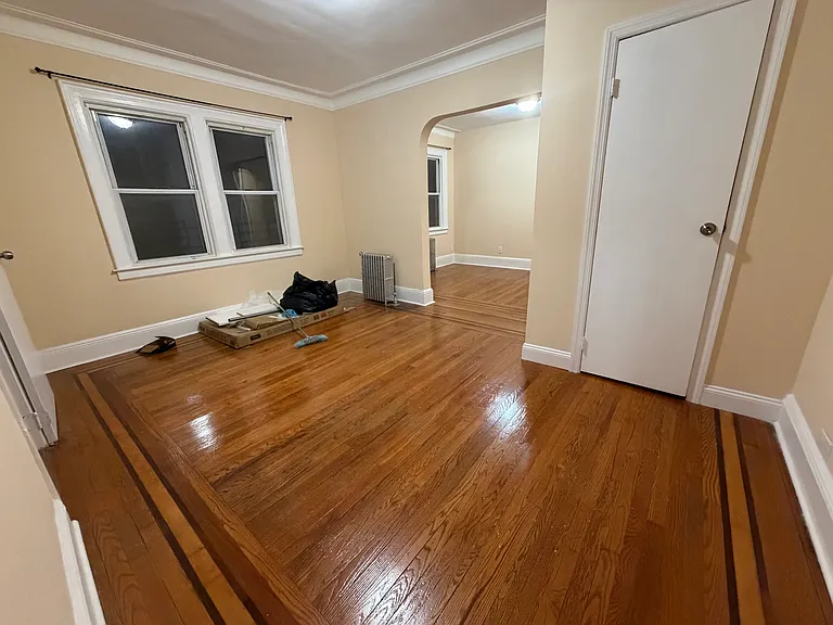 2823 La Salle Ave #1 — Photo 5