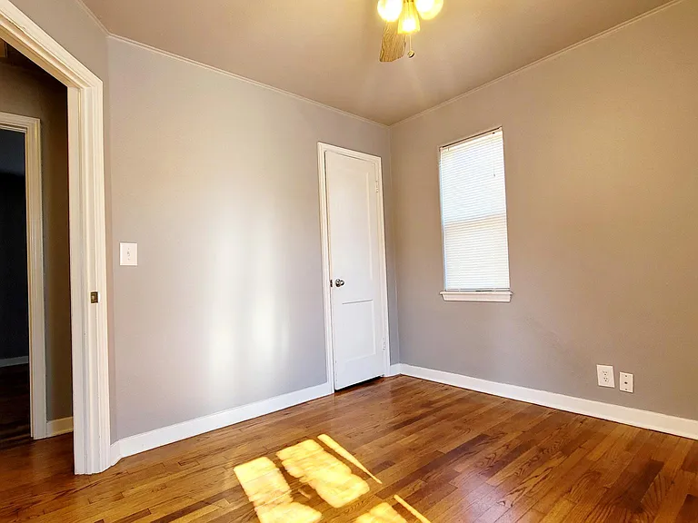 300 E Kittyhawk Dr — Photo 8