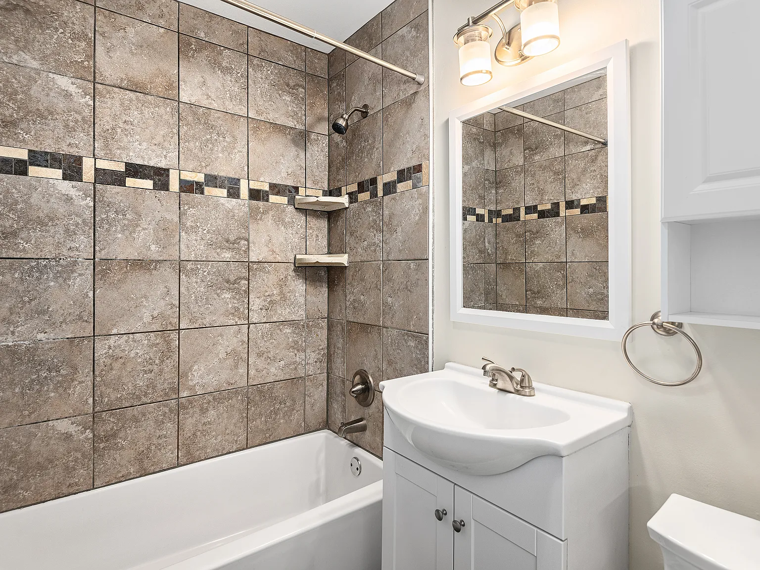 1 bed, 600 sqft, $1,350 — Photo 2