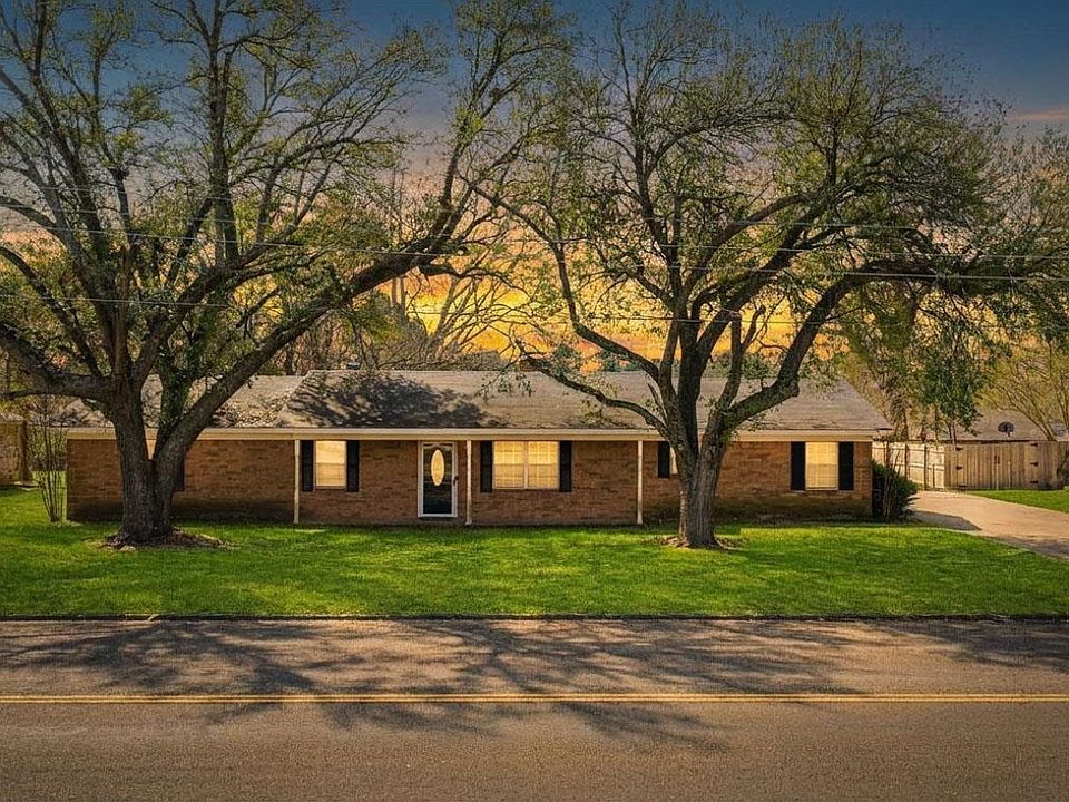1st image of 110 Cheryl St