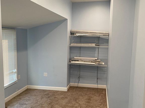 4th image of 208 S Lake St Unit B