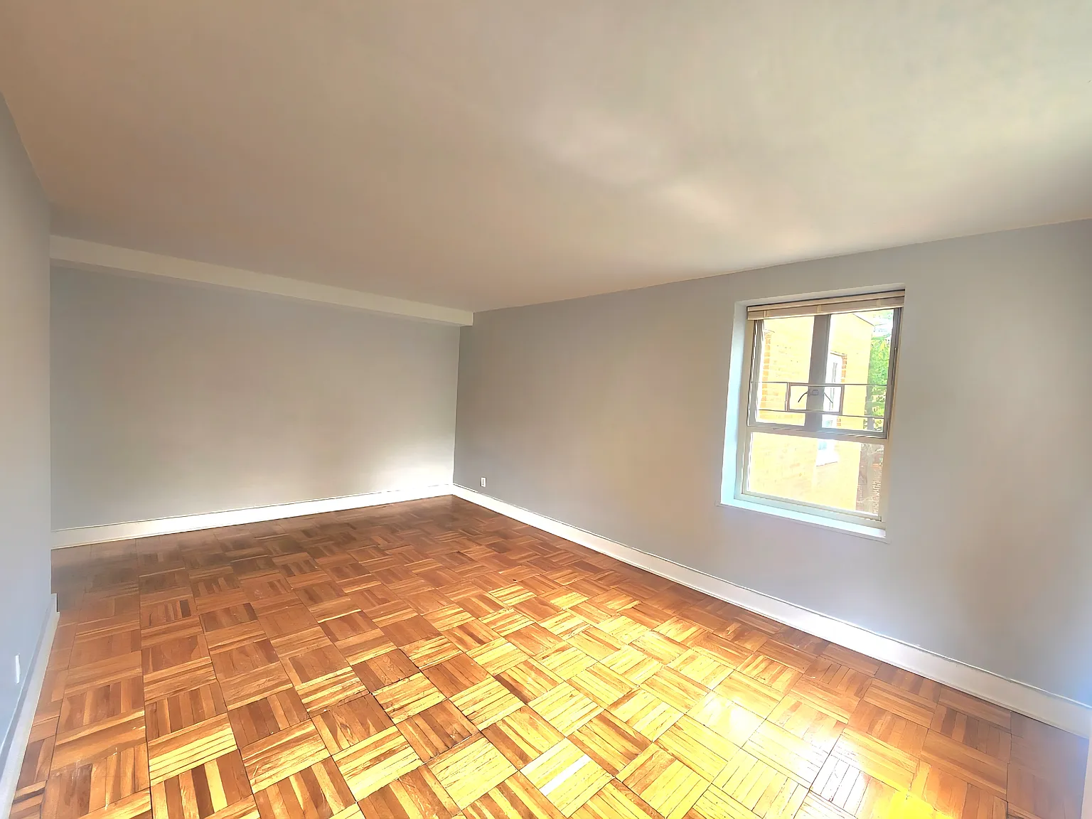 1 bed, 887 sqft, $2,200 — Photo 4