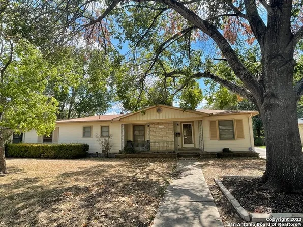 120 BEVERLY DR, San Antonio, TX 78201