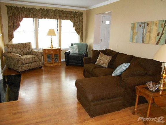 8035 valleyview 7 living room