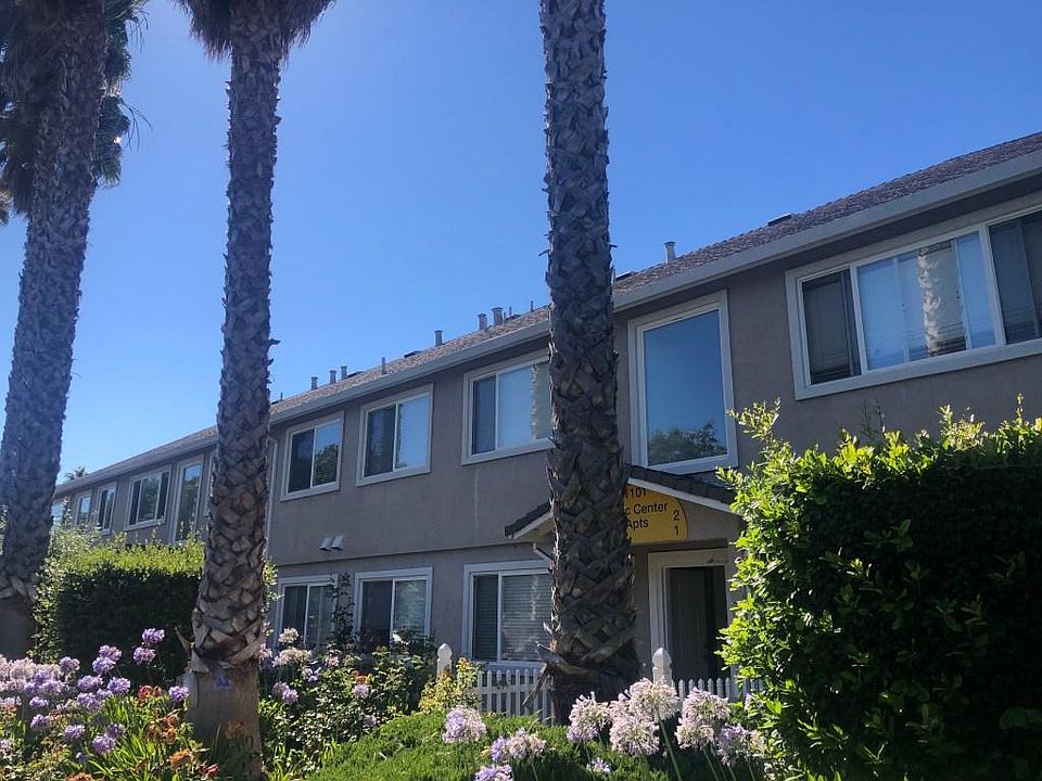 1st image of 1101 Civic Center Dr #4