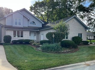 627 Rescobie Ln, Schererville, IN 46375