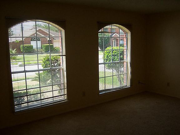 4th image of 3402 Crystal Dove Dr