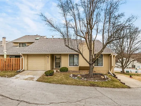 12326 Charlotte St Unit 3D, Kansas City, MO 64146