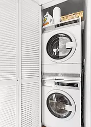 Rented by R New York