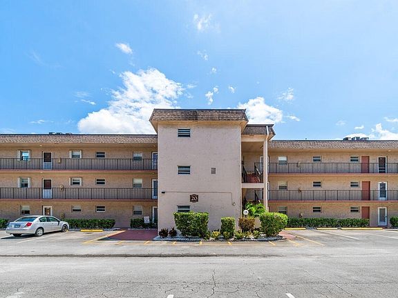 3rd image of 721 Lori Drive #209
