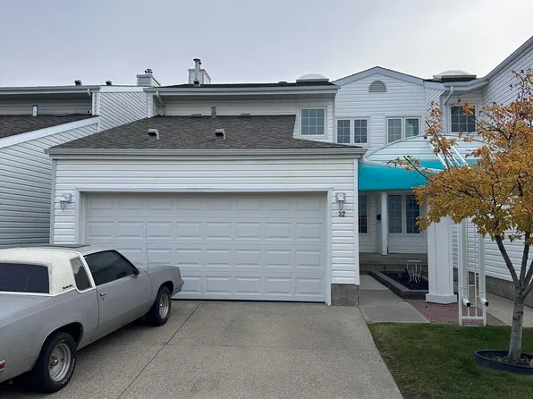 2911 36th St NW #32, Edmonton, AB T6L 6K4