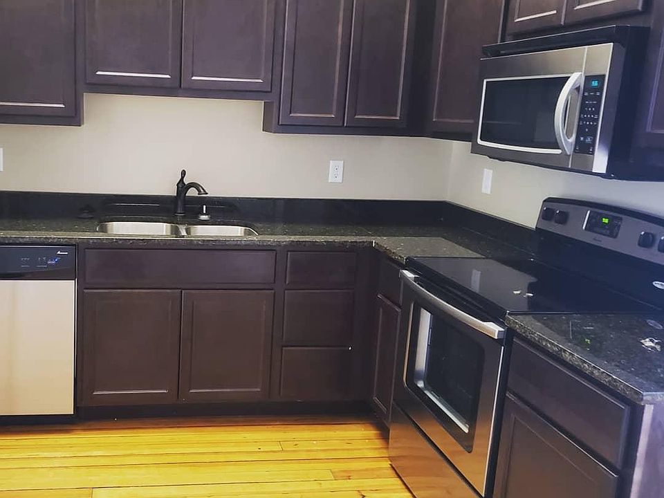 2nd image of 2212 E 12th St APT 203