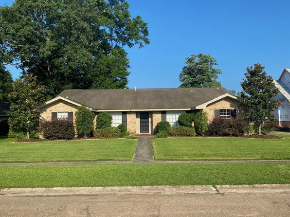 213 College Dr, Hammond, LA 70401