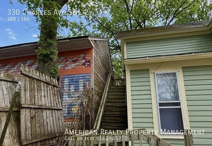 2 bed, 750 sqft, $1,200 — Photo 2