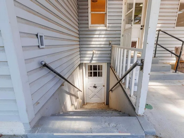 305 George Washington Way #1/2 — Photo 2
