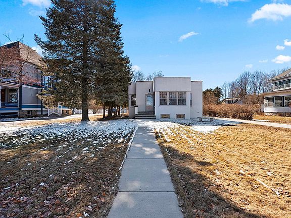 4th image of 2141 Riverside Ave