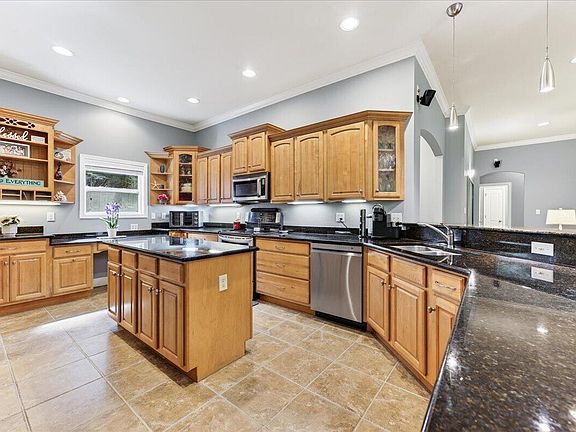 3rd image of 5808 Mosley Ln S