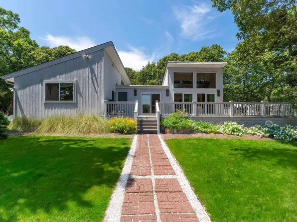 1 Monument Lane, East Hampton, NY 11937