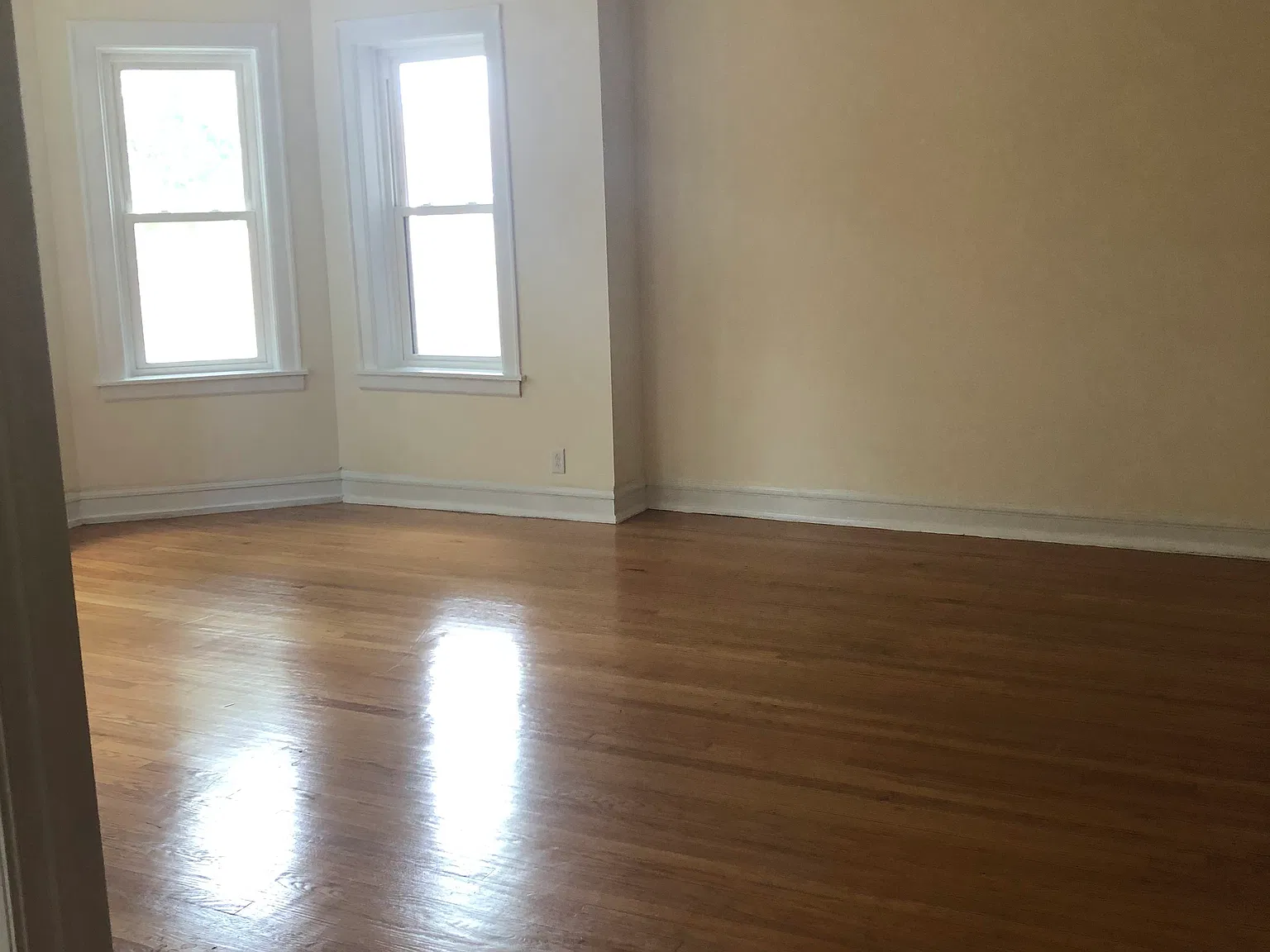 3 bed, $1,550 — Photo 2