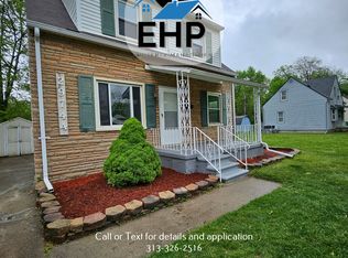 29744 Balmoral St, Garden City, MI 48135