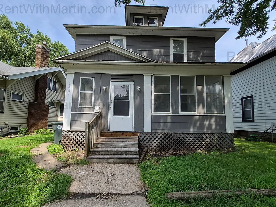 1404 W 2nd St