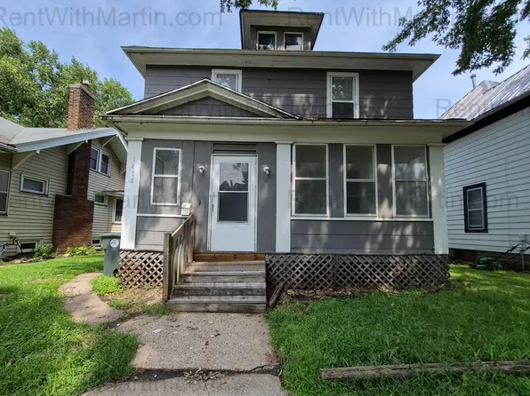 1404 W 2nd St, Waterloo, IA 50701