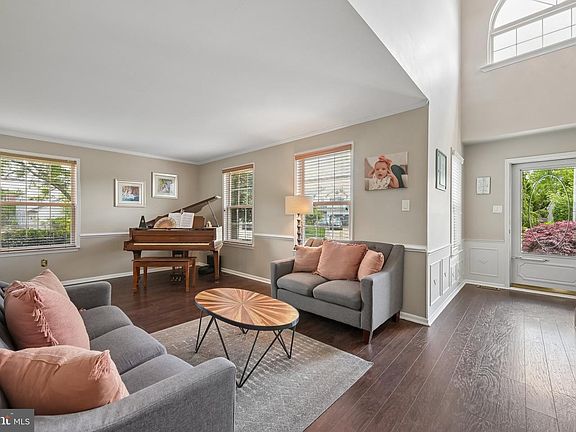 5th image of 11 Amberfield Dr
