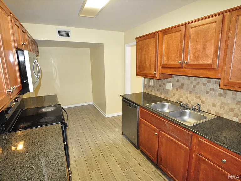 718 W Edgemont Ave #B — Photo 6