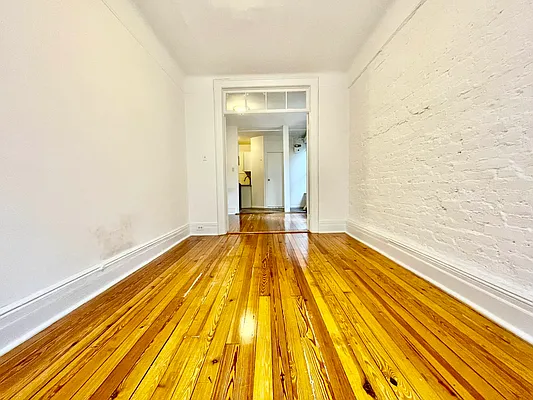 Rented by HOLTON REAL ESTATE INC. | media 17