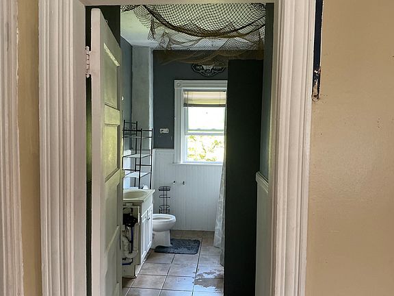 4th image of 9 Grove St #3