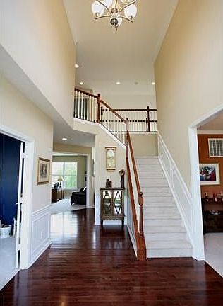 2nd image of 6577 Bainbridge Cir