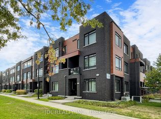 370 Red Maple Rd #112, Richmond Hill, ON L4C 6P5