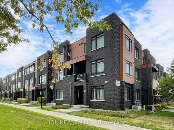 370 Red Maple Rd #112, Richmond Hill, ON L4C 6P5