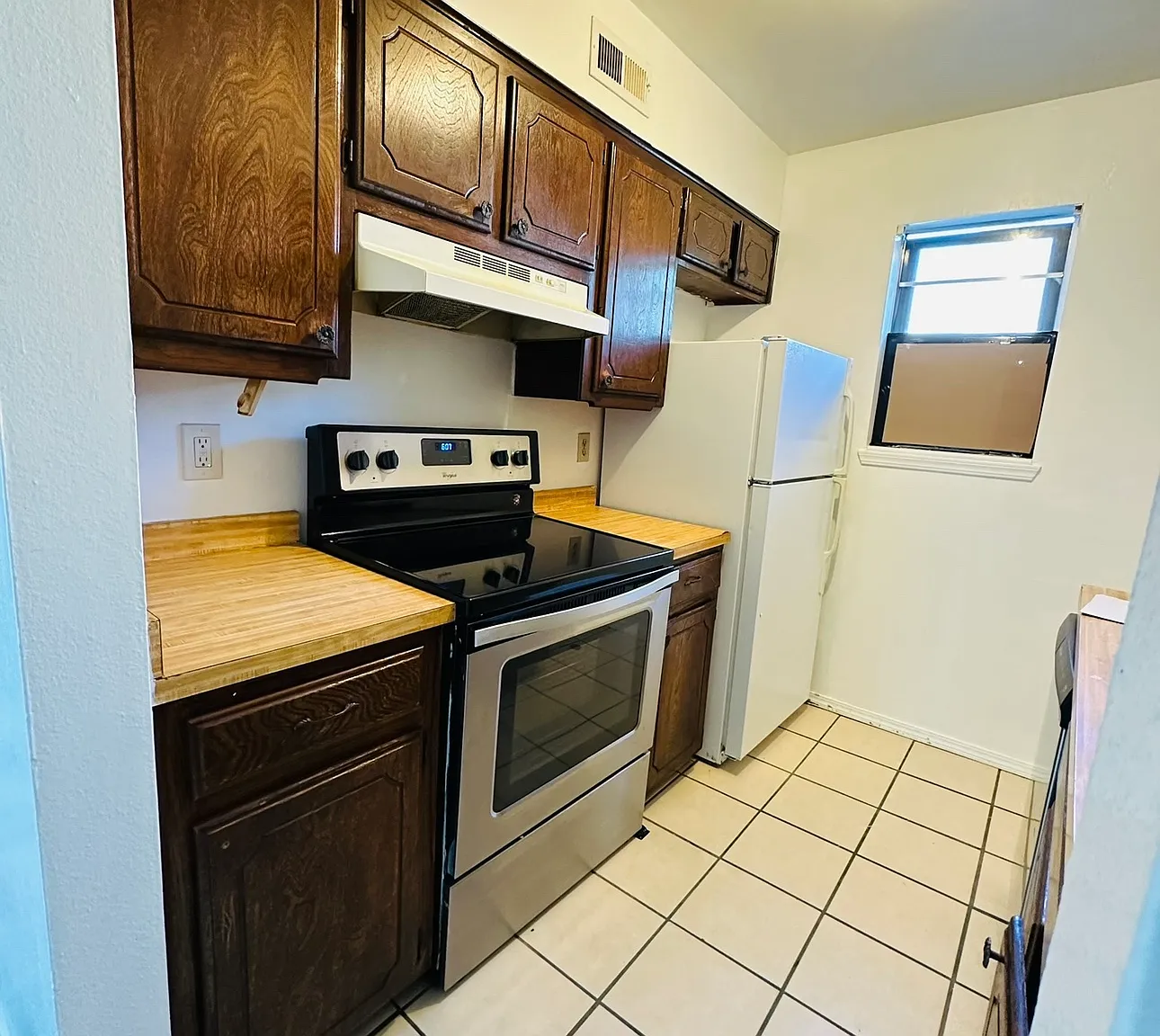 926 Greenvale Rd — Photo 3