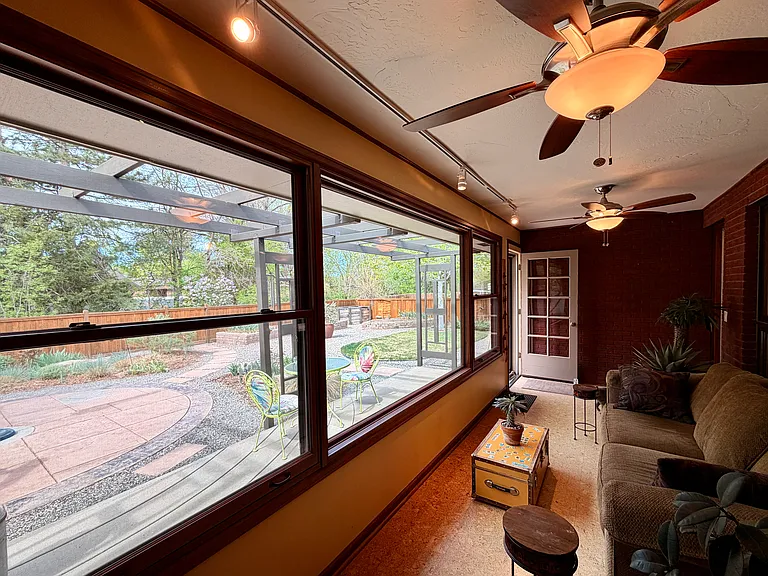 2225 Jewel St — Photo 8