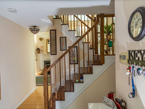 Stairs to Living room,2nd Fl