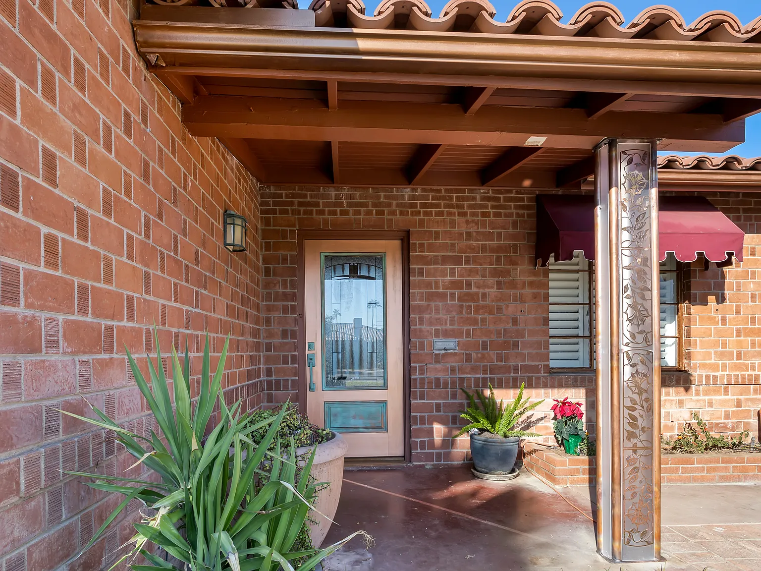 4 bed, 1975 sqft, $3,445 — Photo 4