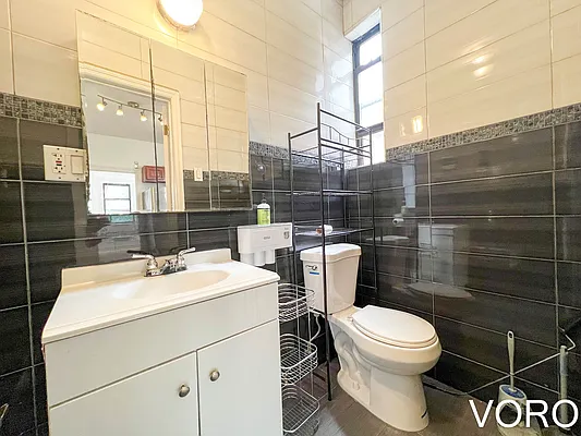 Rented by Voro New York | media 7