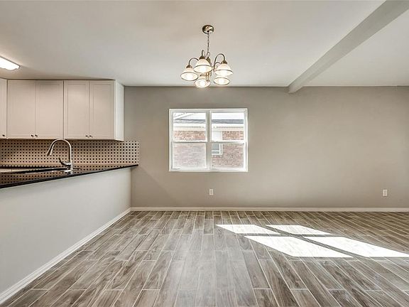 4th image of 2420 Eastbrook Dr