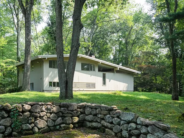 5 Fessenden Way, Lexington, MA 02420