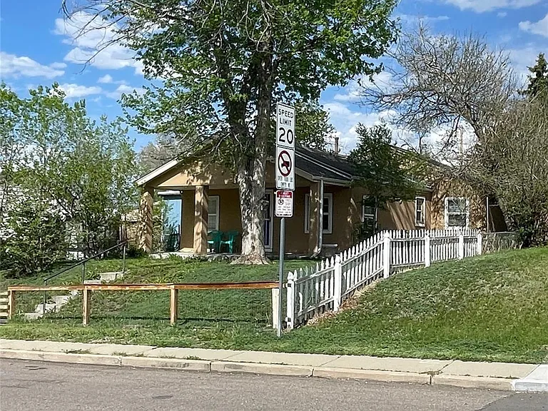 810 Lowell Blvd — Photo 33
