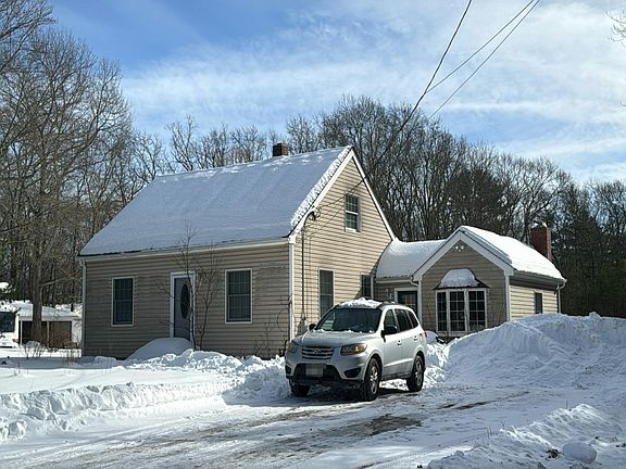 2nd image of 900 Snake Hill Rd