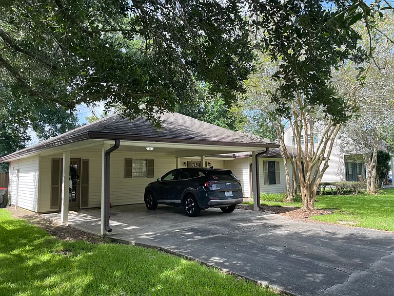306 Breton Dr — Photo 3