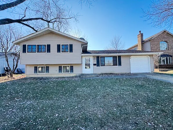 917 Aimtree Pl, Schaumburg, IL 60194
